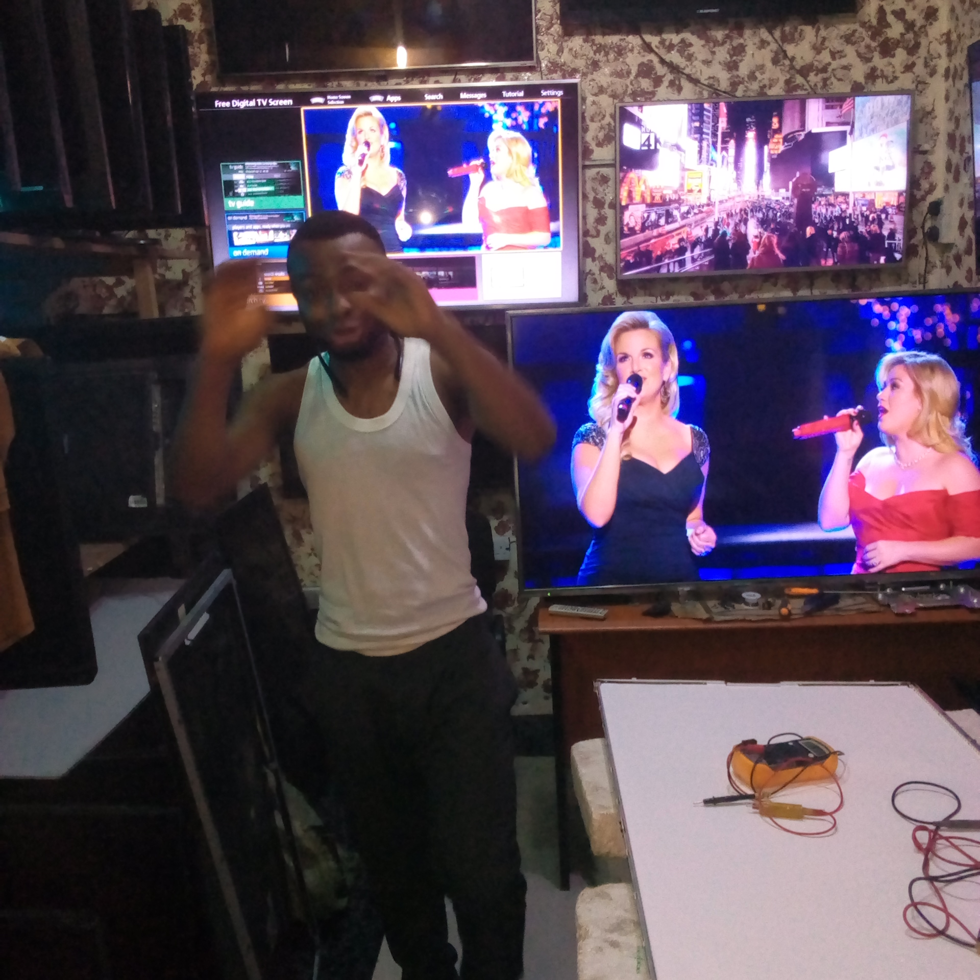 Tv repair Service 